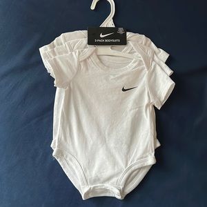 White Nike tshirts